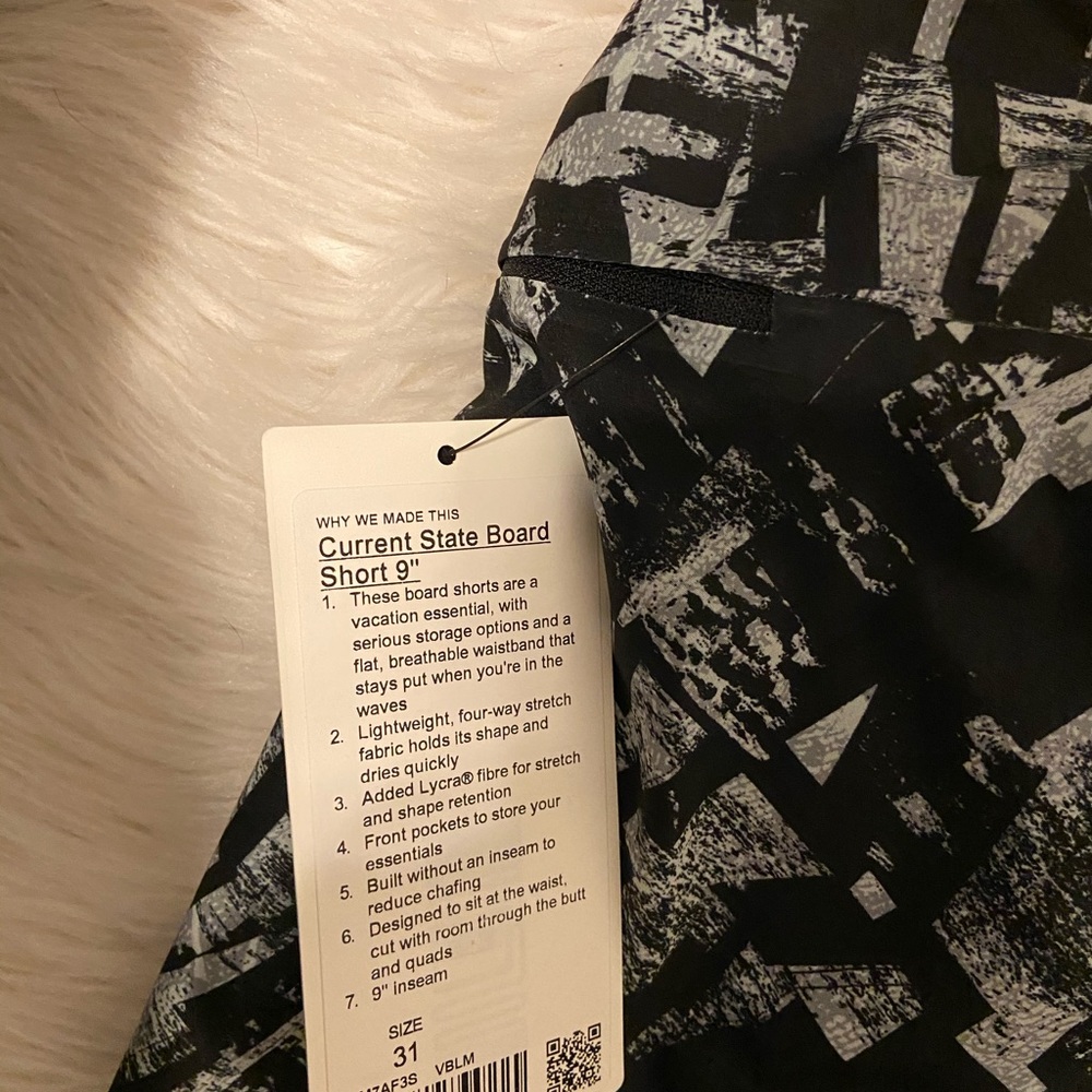 Men’s Lulu Lemon Swim Trunks